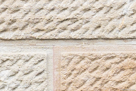 Loxia 21, f/2.8, center